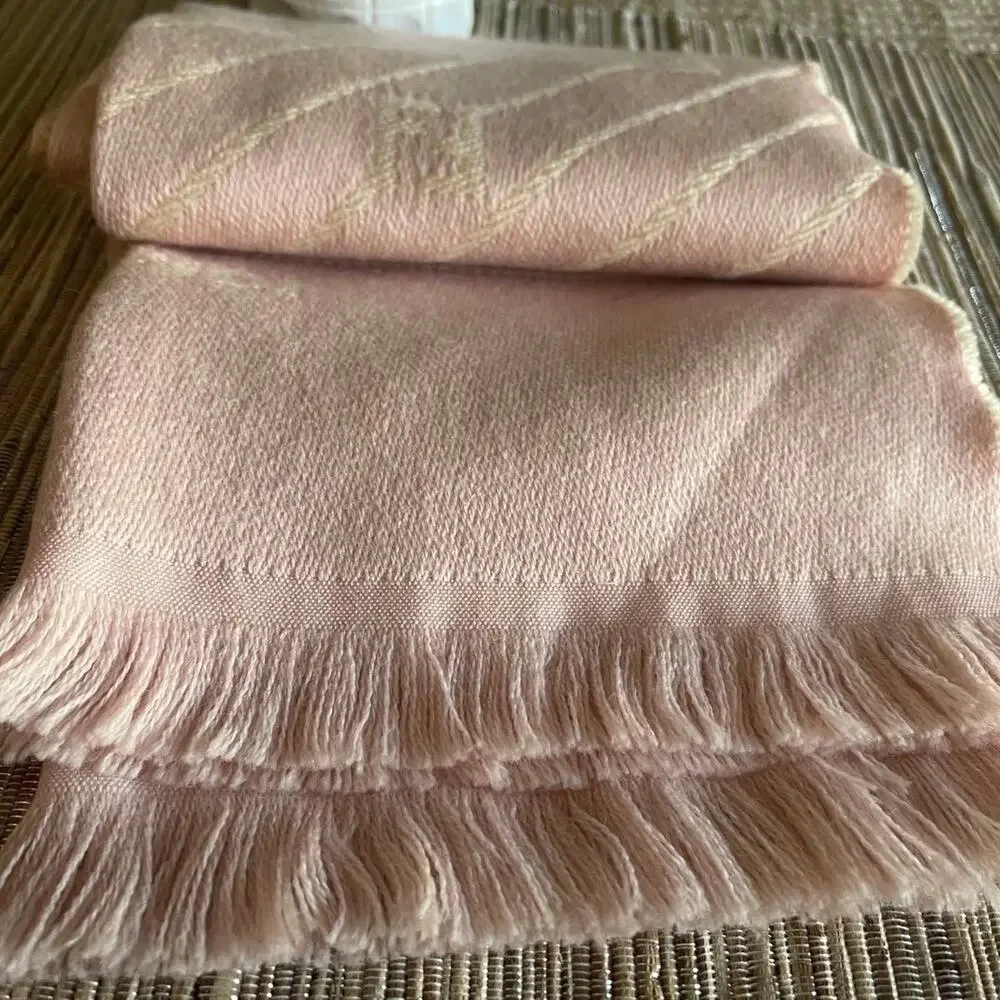 Fendi 100% wool pale pink scarf